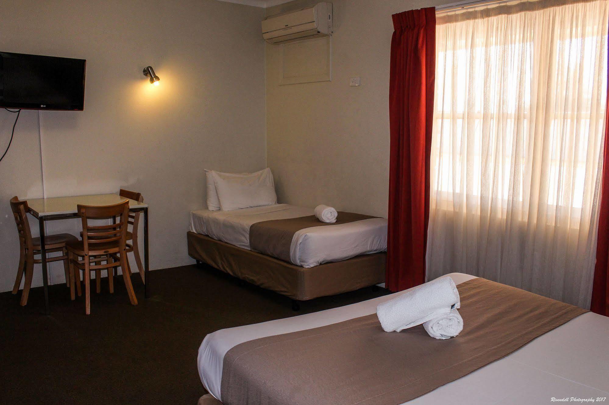 Motel Riverina Leeton Exteriör bild