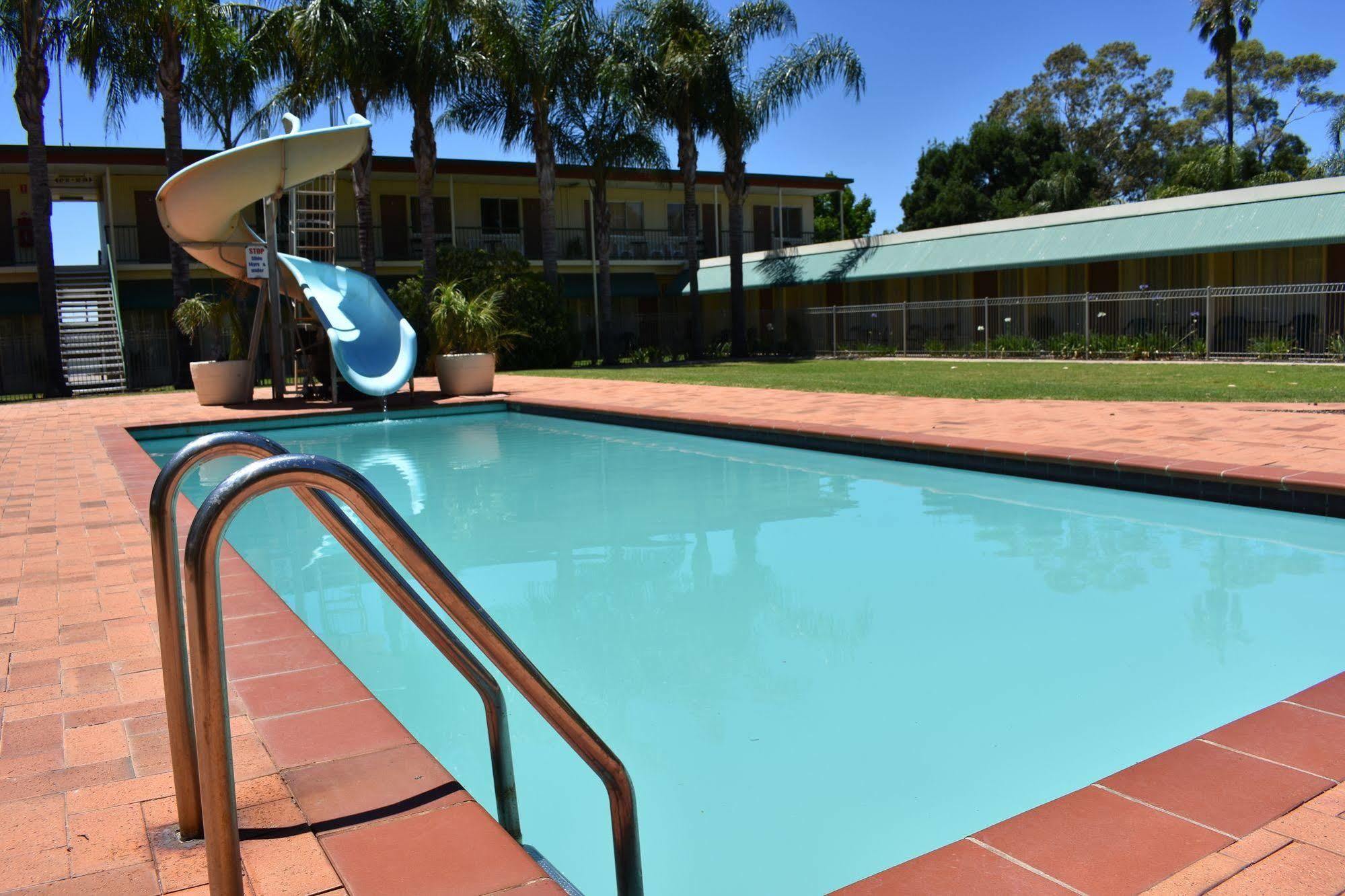 Motel Riverina Leeton Exteriör bild