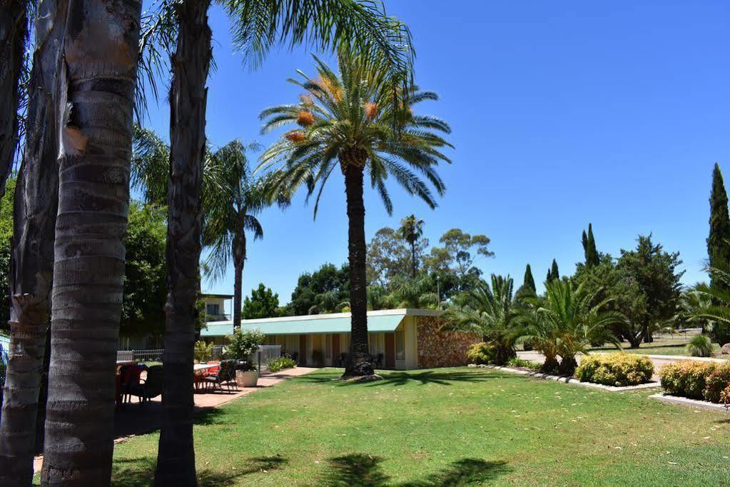 Motel Riverina Leeton Exteriör bild